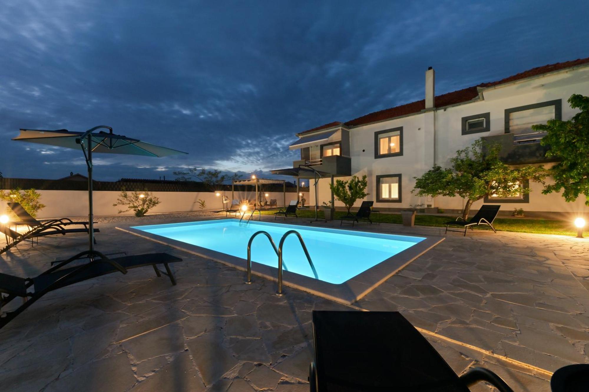 Apartment Amelie - With Pool And Sauna! Galovac  المظهر الخارجي الصورة