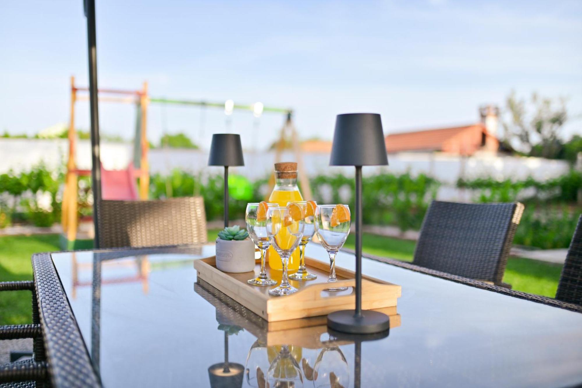 Apartment Amelie - With Pool And Sauna! Galovac  المظهر الخارجي الصورة