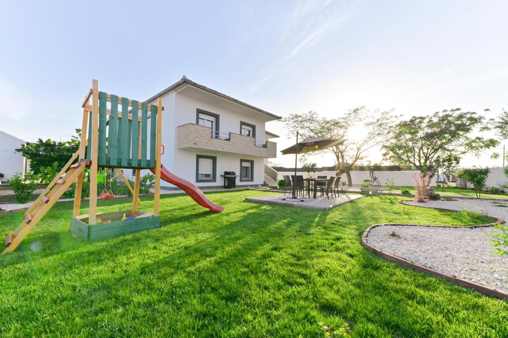Apartment Amelie - With Pool And Sauna! Galovac  المظهر الخارجي الصورة