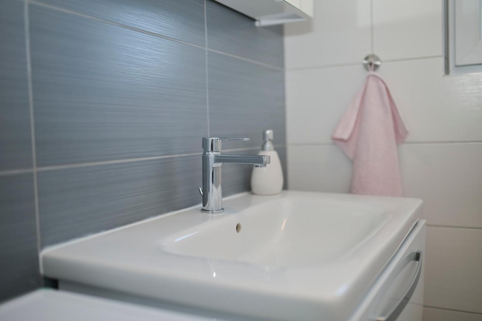 Apartment Amelie - With Pool And Sauna! Galovac  المظهر الخارجي الصورة