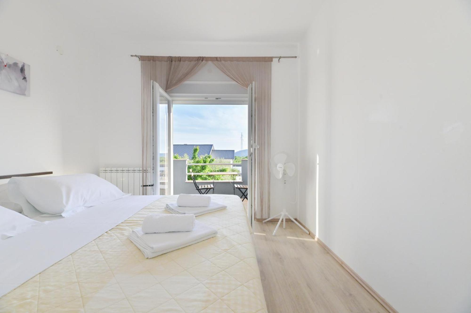 Apartment Amelie - With Pool And Sauna! Galovac  المظهر الخارجي الصورة
