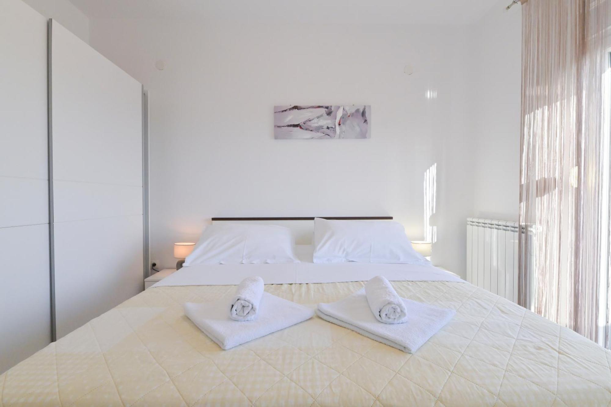 Apartment Amelie - With Pool And Sauna! Galovac  المظهر الخارجي الصورة