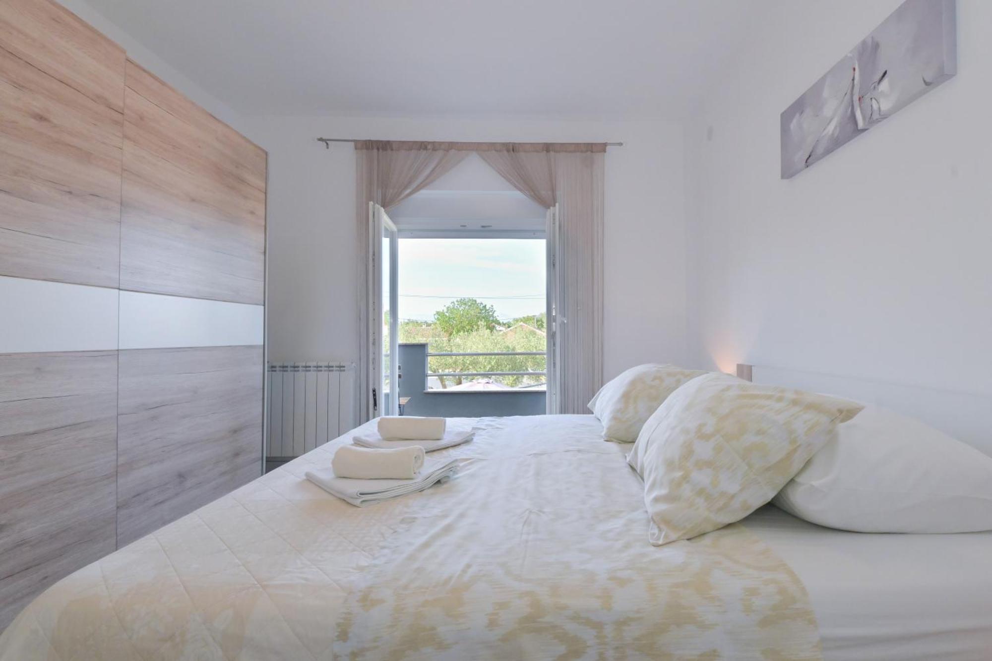 Apartment Amelie - With Pool And Sauna! Galovac  المظهر الخارجي الصورة